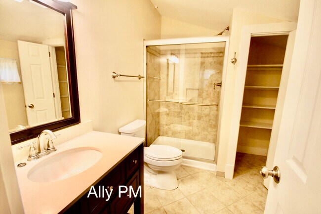 Building Photo - 1 Kanawha Ct