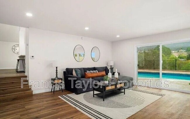 Building Photo - 13837 Paseo Cardiel