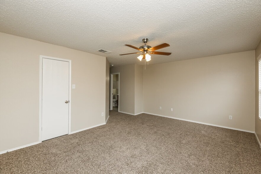 Building Photo - 5312 Newcastle Ln