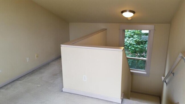 Building Photo - 362 Aloha St
