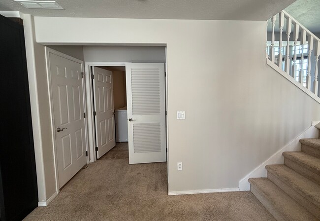 Building Photo - Beautiful 4 Bed, 3.5 Bath Home in Eagle Ridge