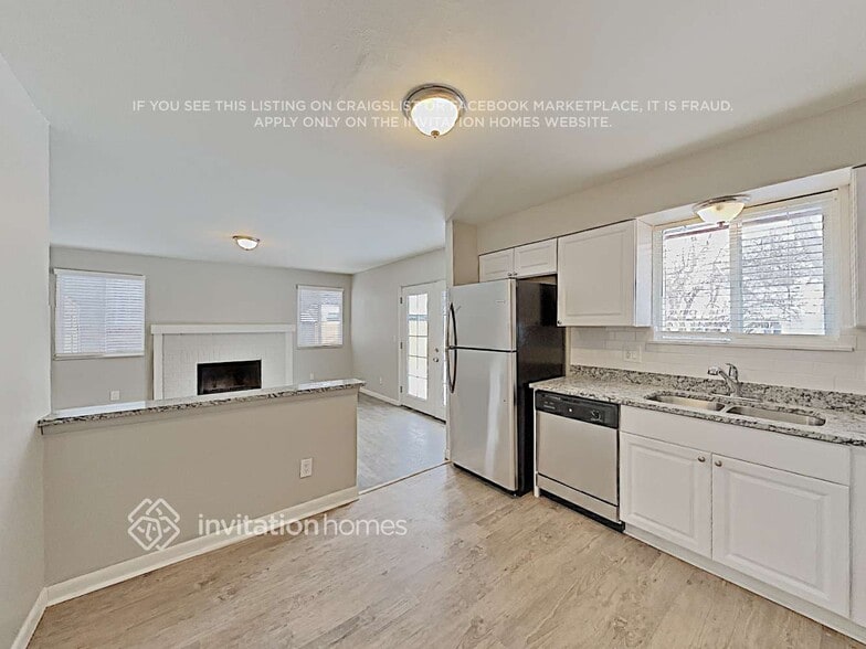 Building Photo - 10641 W 102nd Pl