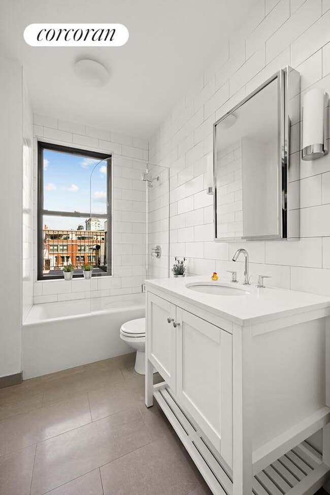 Building Photo - 57 Middagh St