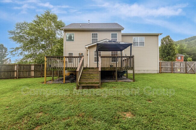 Building Photo - 1136 Paxton Dr