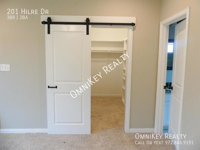 Building Photo - 201 Hilre Dr