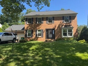 Building Photo - Stunning 4-Bed/3-Bath Home in Doylestown Township. Available Late August!