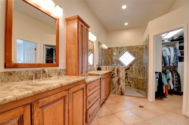 Building Photo - 8528 Crest Hill
