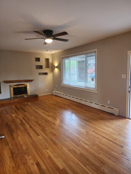 Building Photo - 5505 Beacon St