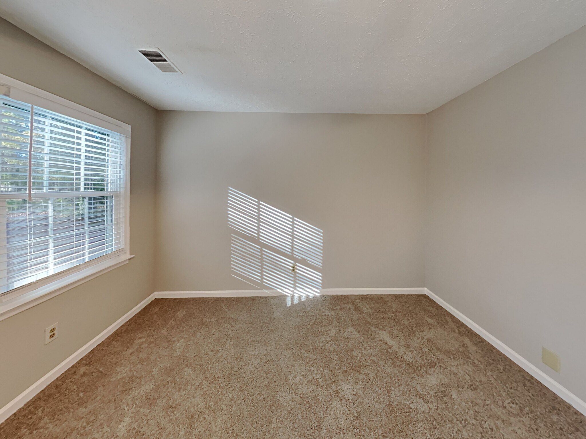 Building Photo - 159 Timber Creek Ln SW