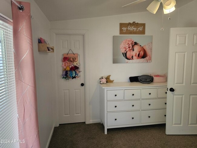 Building Photo - 1042 W Ocotilla St