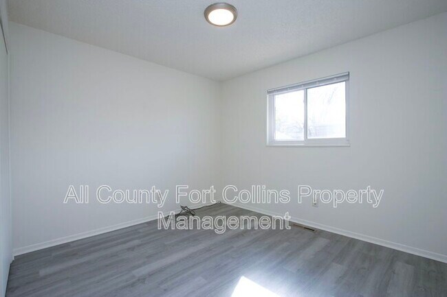 Building Photo - 1718 Larch St