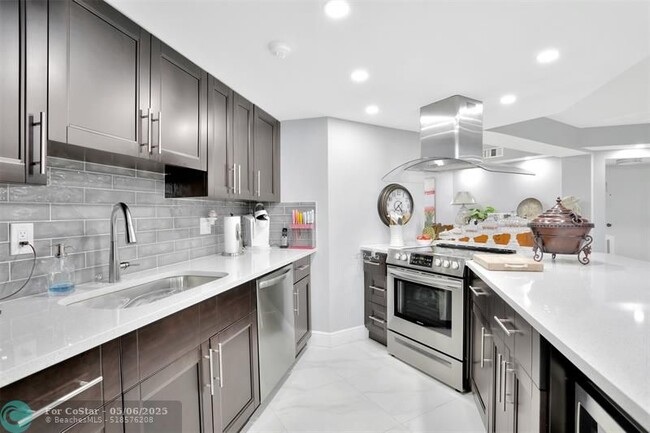 Building Photo - 1340 S Ocean Blvd