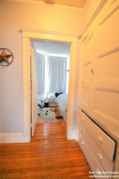 Building Photo - 141 Fuller St