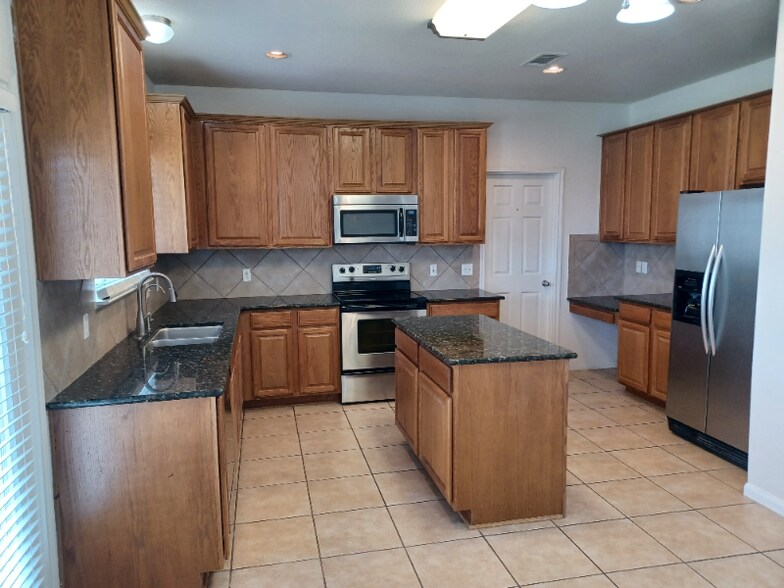 Building Photo - 507 Tundra Dr