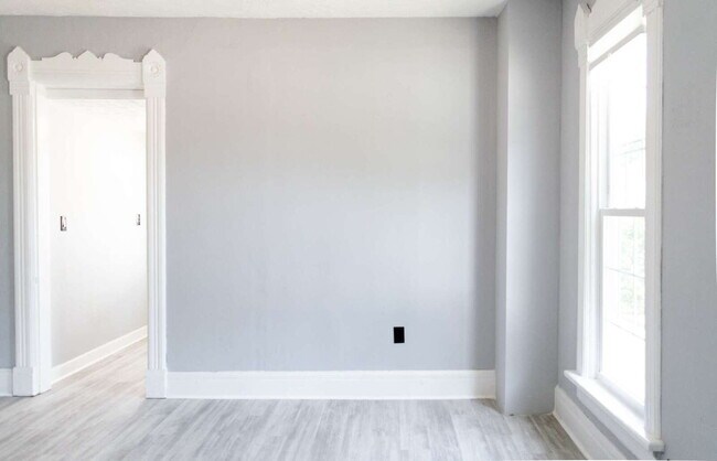 Building Photo - Student Housing Near the University of Dayton – Rent is $750 per bedroom (3 students), total leas...