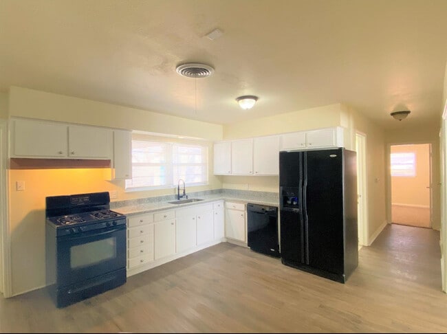 Building Photo - 4908 43rd St