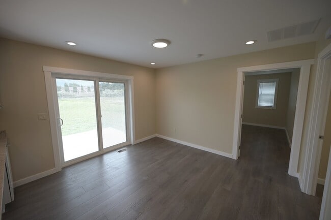Building Photo - New 3 bed 2 bath home in Carlsborg