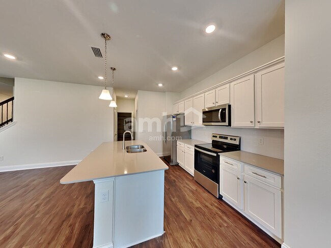 Building Photo - 2518 Sunrise Ct