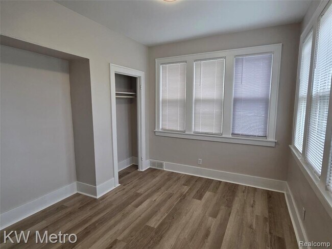 Building Photo - 224 Fielding St