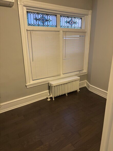 Building Photo - 216 Buckingham Pl
