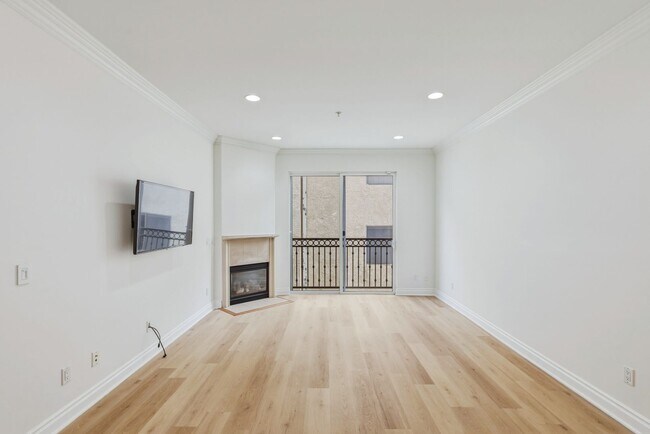 Building Photo - Massive Three Bedroom Two Bath Condo Available now!