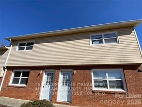 Building Photo - 1111 Arbor Dr