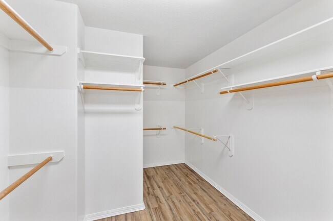 Building Photo - 22012 Royal Timbers Dr