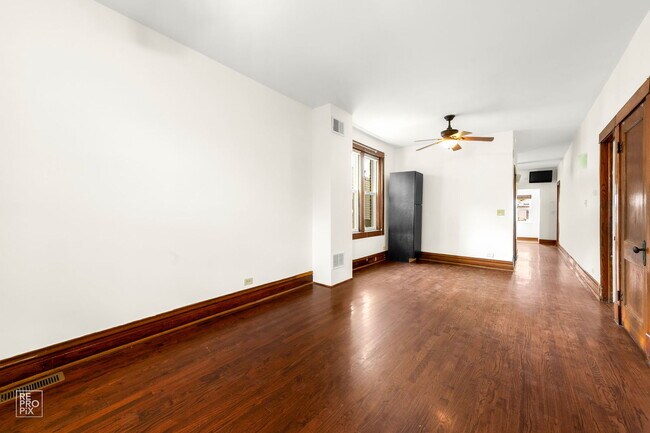 Building Photo - 5115 W Pensacola Ave