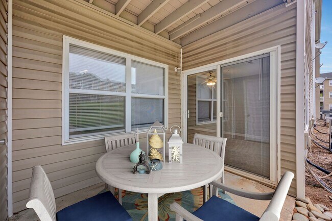 Building Photo - 303 Country Club Dr NE