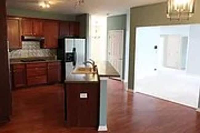 Building Photo - Beautiful 5 Bedroom Plainfield Home for Rent