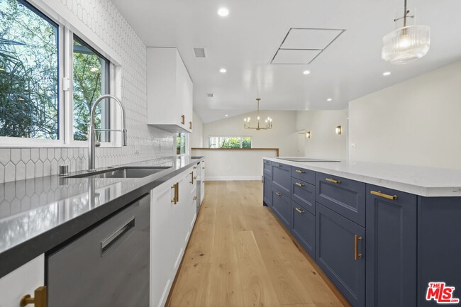 Building Photo - 4762 Charters Ave