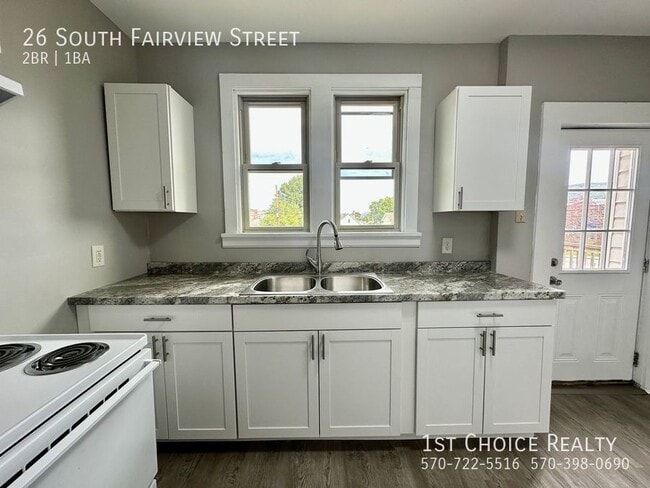 Building Photo - 26 S Fairview St