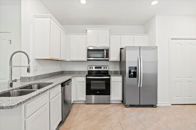 Building Photo - 82 Vero Dr