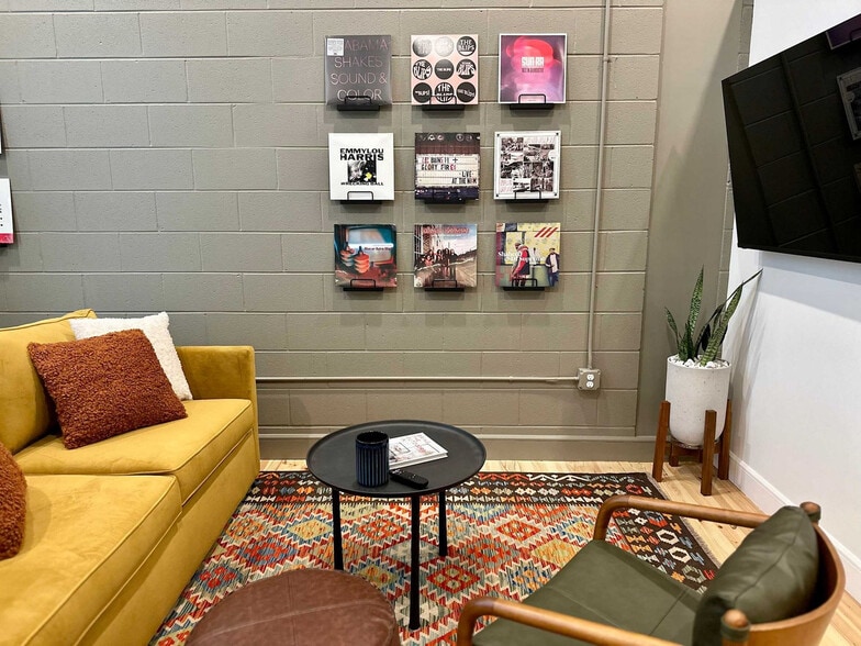 Building Photo - 1911 3rd Ave N