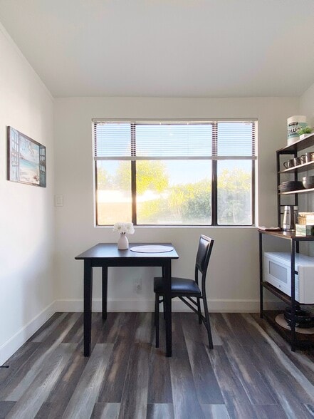 Building Photo - 416 N Lee Ave