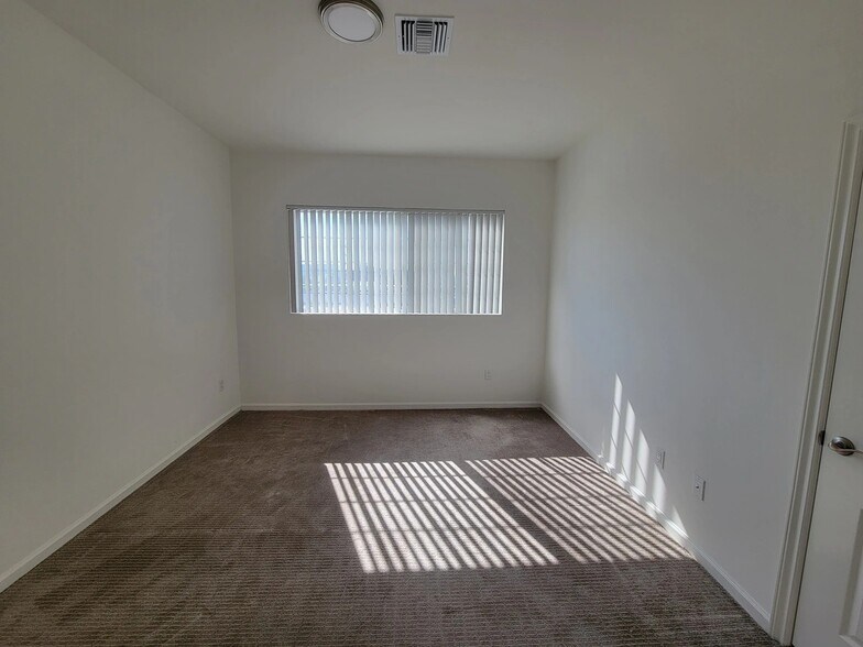 Building Photo - 1725 Butler Ave
