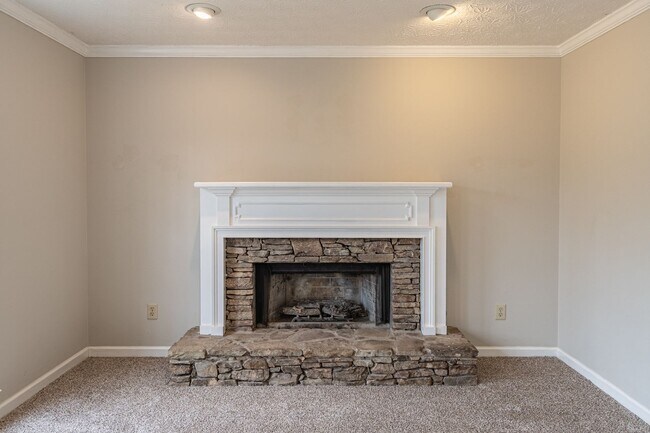 Building Photo - Welcome to this stunning 4-bedroom, 3-bathroom home located in the vibrant neighborhood of Kriste...