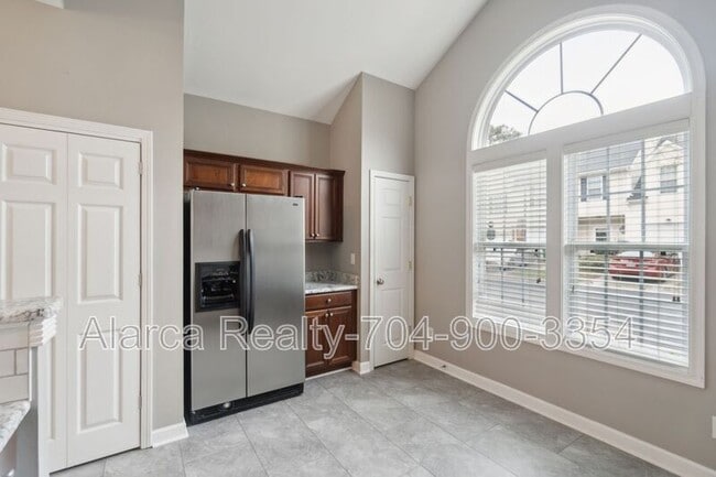 Building Photo - 4218 Amherst Villa Ct