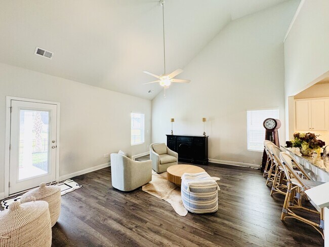 Building Photo - 2464 Campton Lp