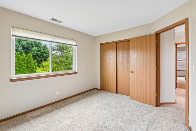 Building Photo - 971 Lakestone Ln