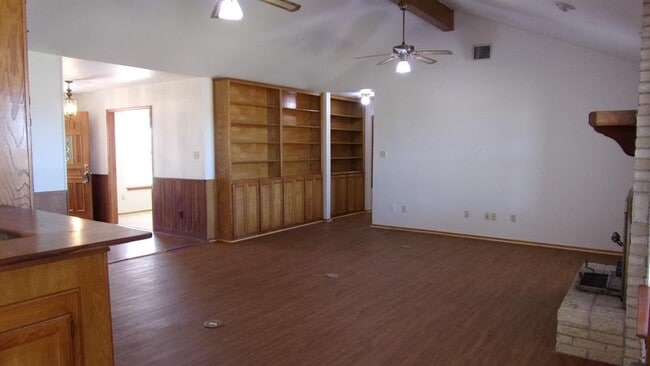 Building Photo - 1802 Goehmann Ln