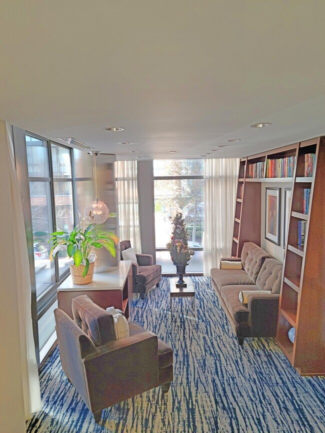 Building Photo - 440 L St NW