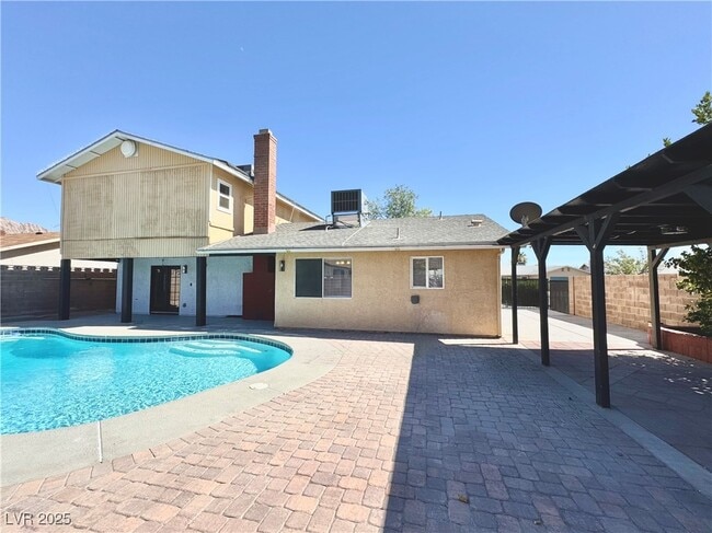 Building Photo - 5830 Deer Valley Dr