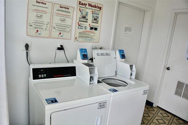 Building Photo - 4070 Exeter