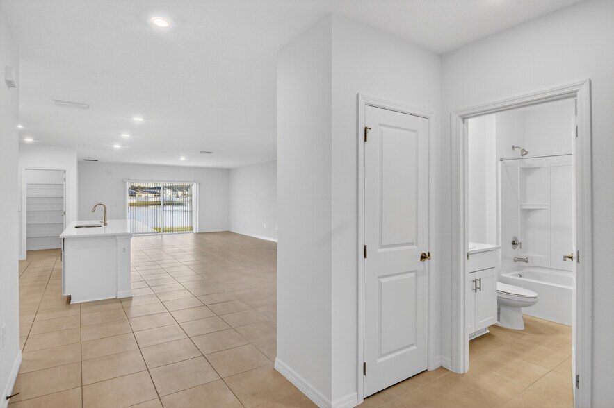 Building Photo - 3917 Southern Vista Loop