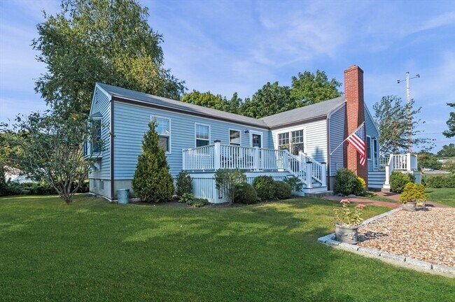 Building Photo - 15 Meadow Ln