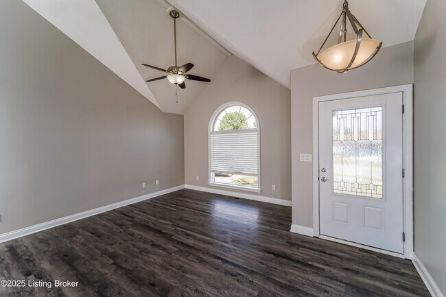Building Photo - 10116 Greenfield Woods Cir
