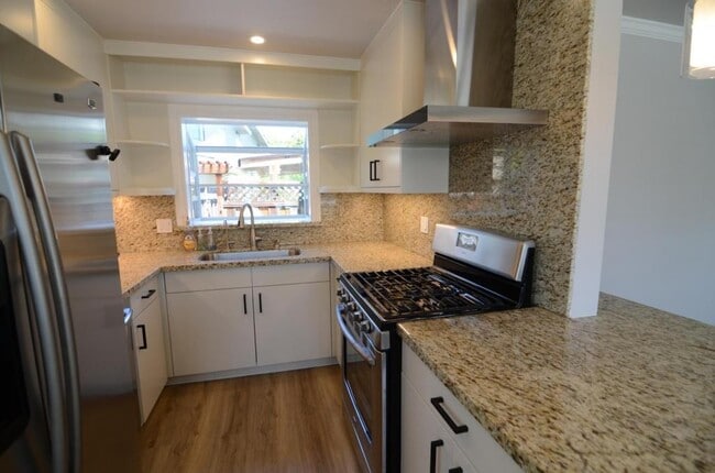 Building Photo - 126 22nd Ave