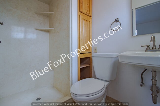 Building Photo - 6434 E Fordham Dr