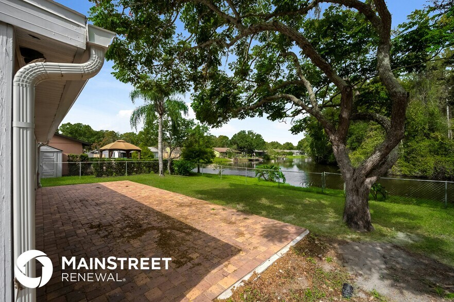 Building Photo - 8107 Blue Finch Way